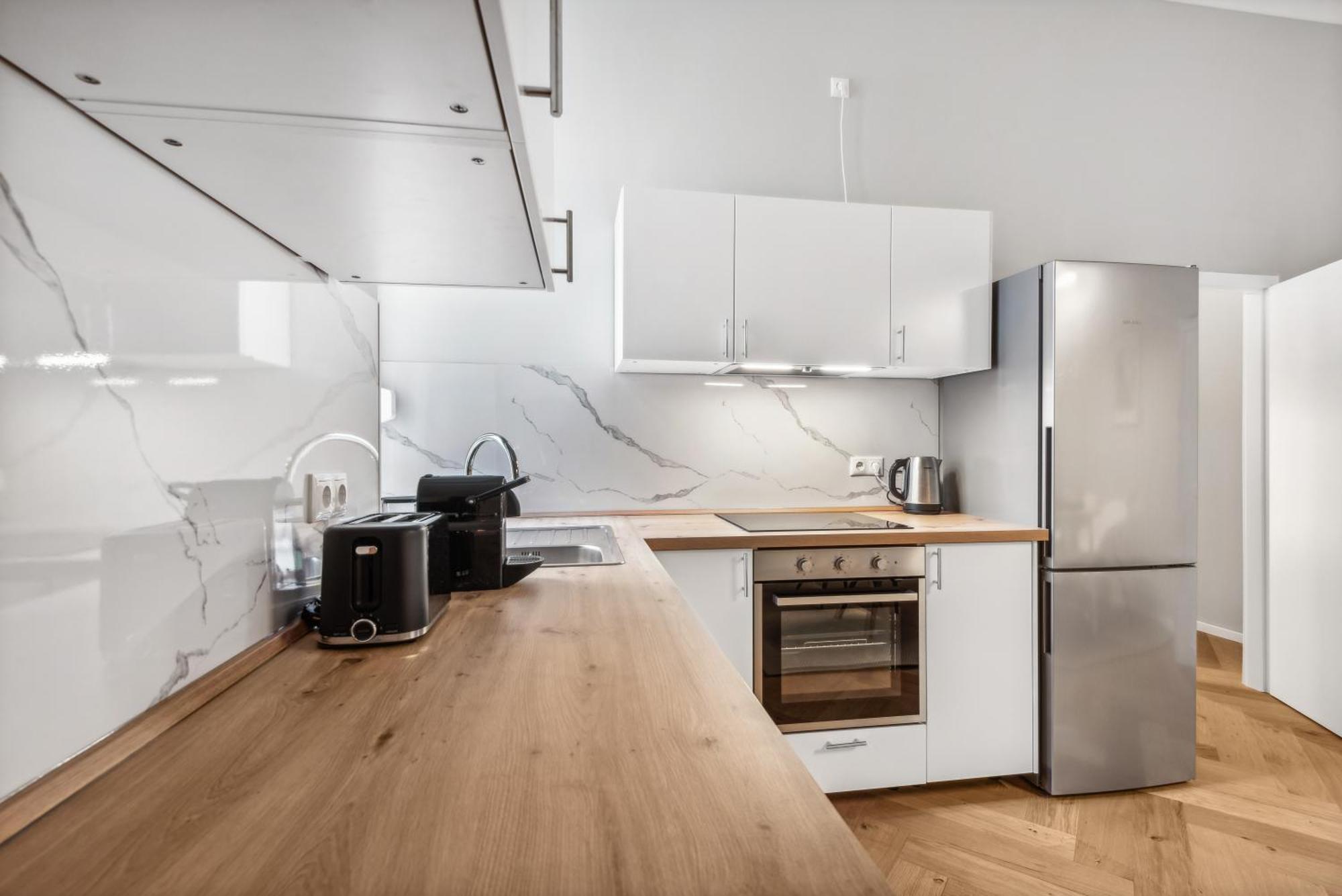 Comfy 2 Bedroom Charlottenburg Appartement *