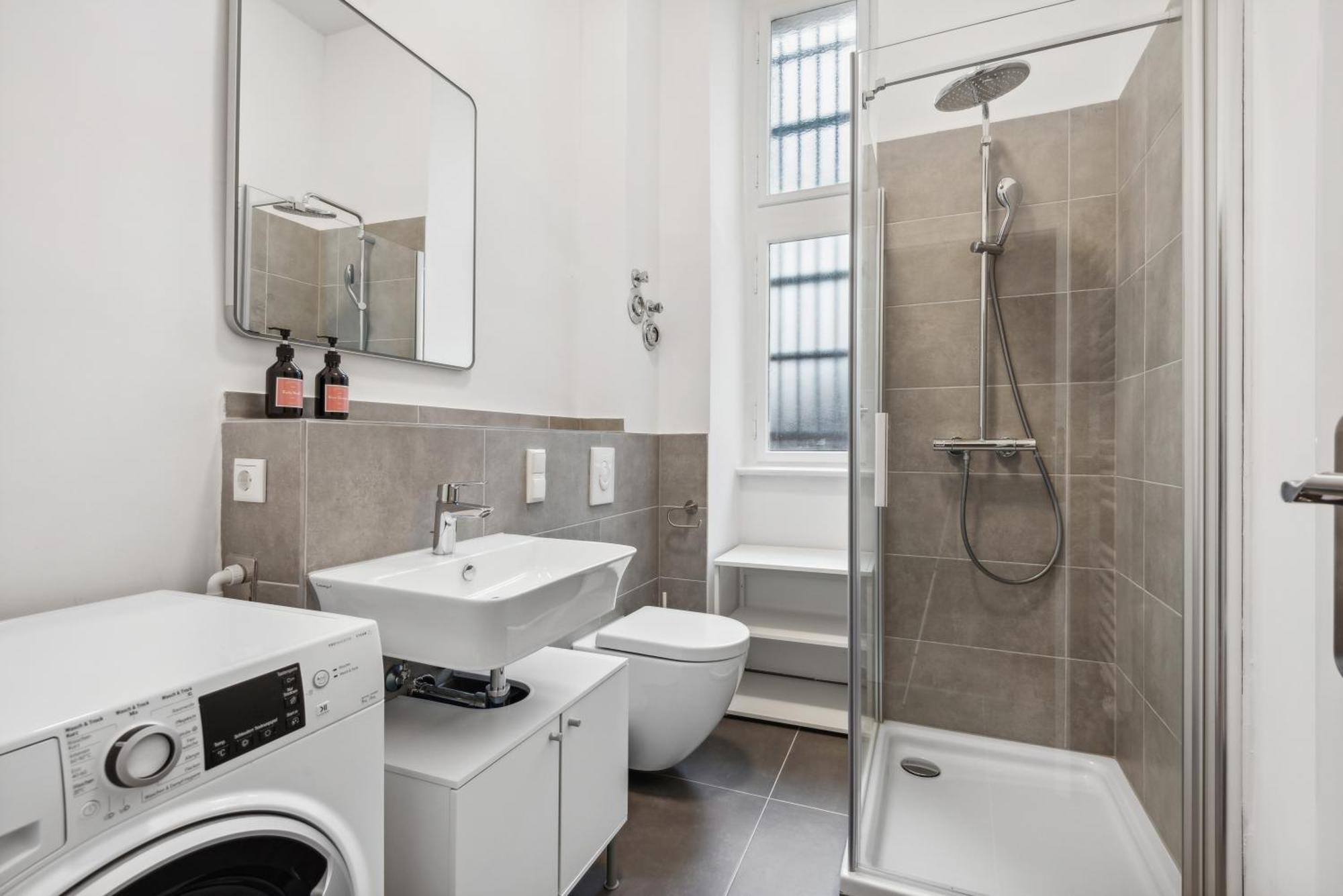Appartement Comfy 2 Bedroom Charlottenburg Berlijn