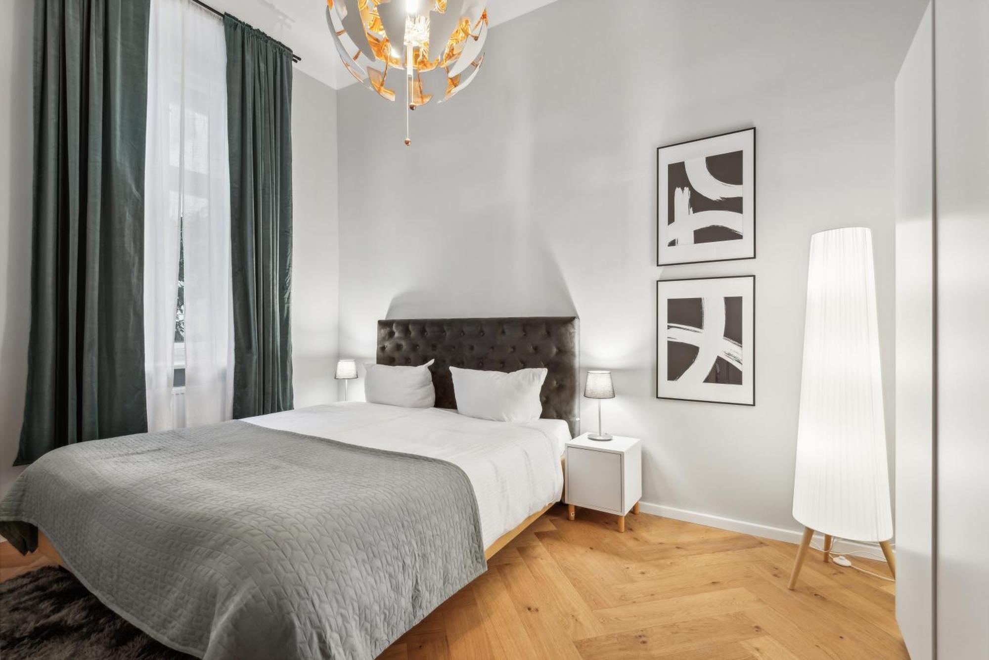 Comfy 2 Bedroom Charlottenburg * Berlijn